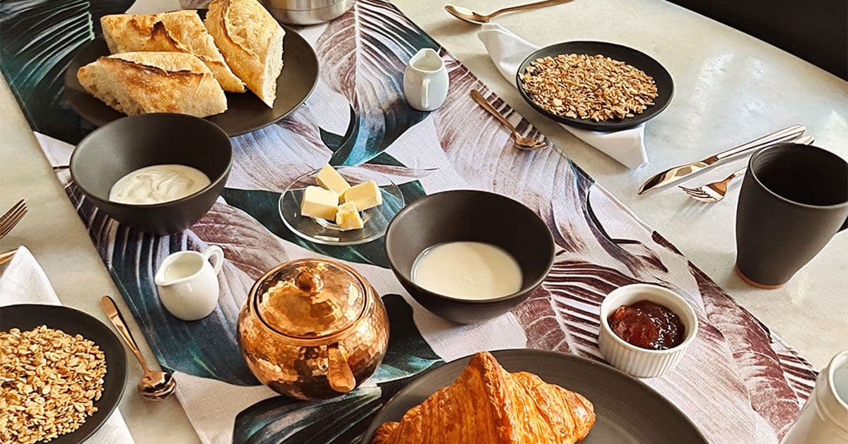 Tablecloth Sizing Chart + Guide for Events