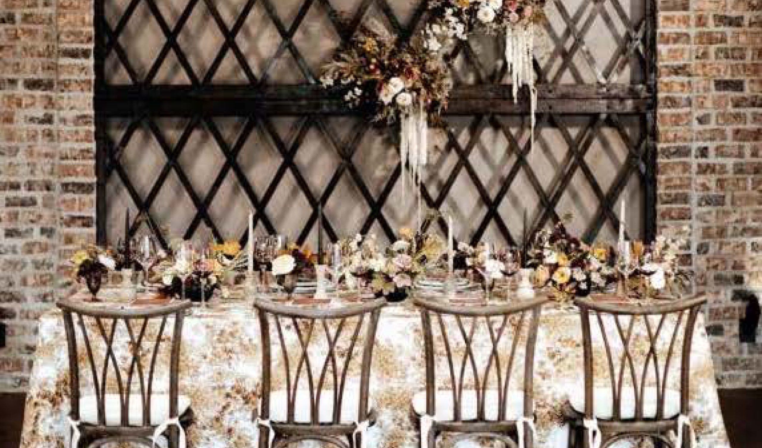 image of décor for a rustic wedding theme 