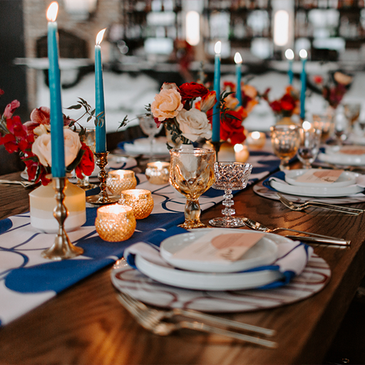 Red-White-Blue-Retro-Table-Scape