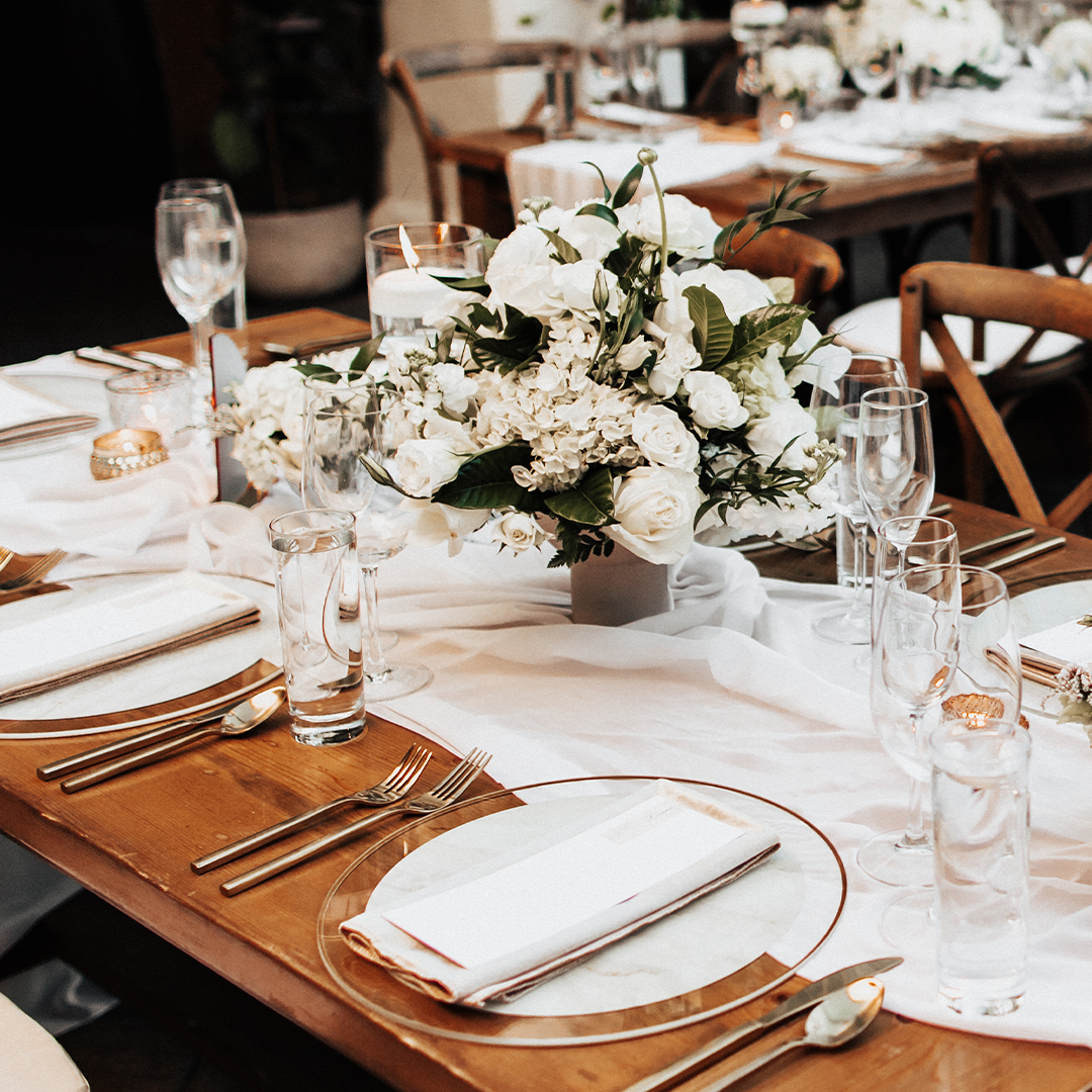 Simple Clear Gold White Placemat Charger