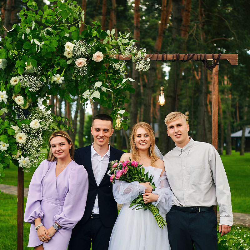 titenko-wedding-arch