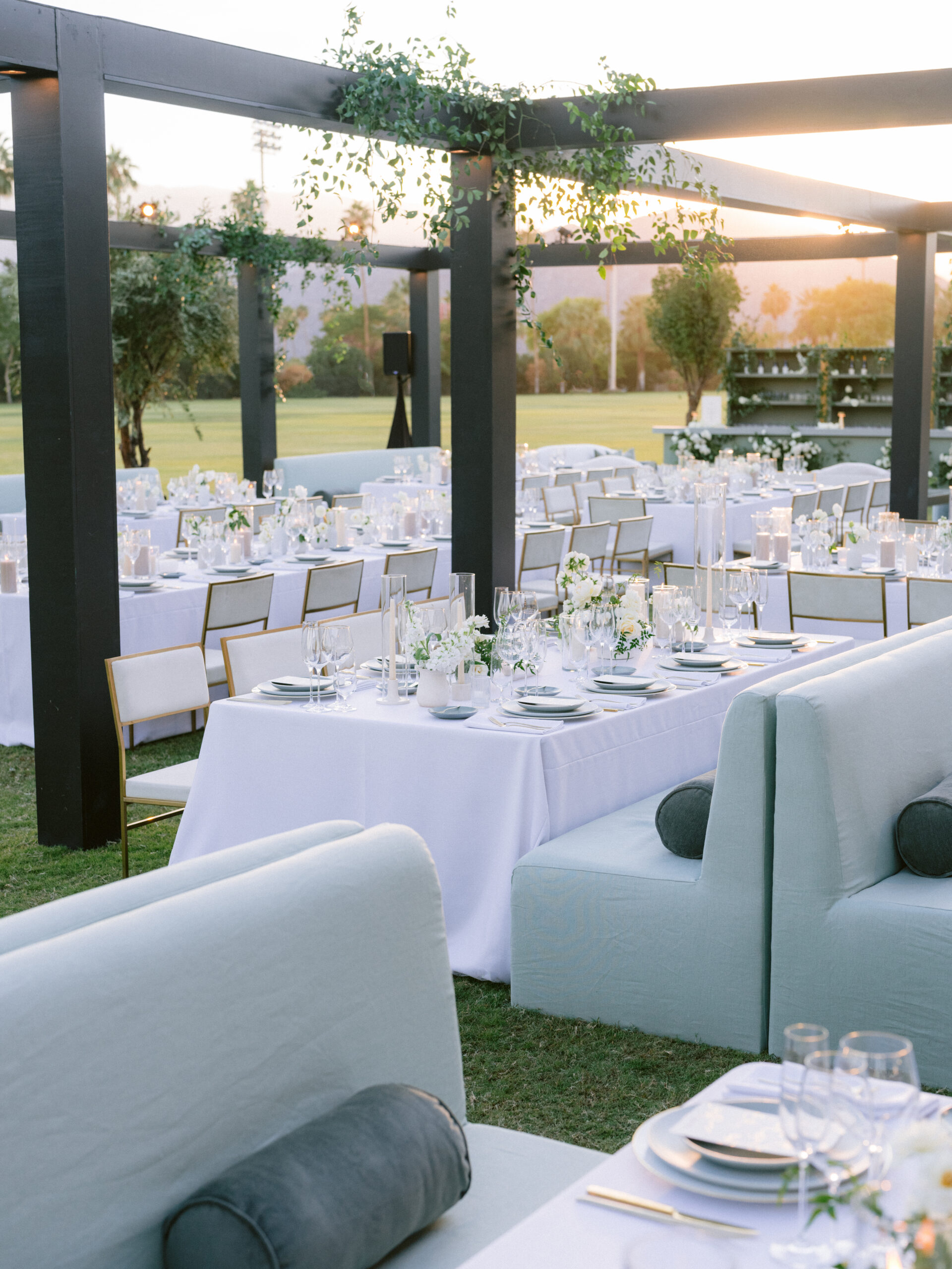 off-white-table-linen-for-weddings-events