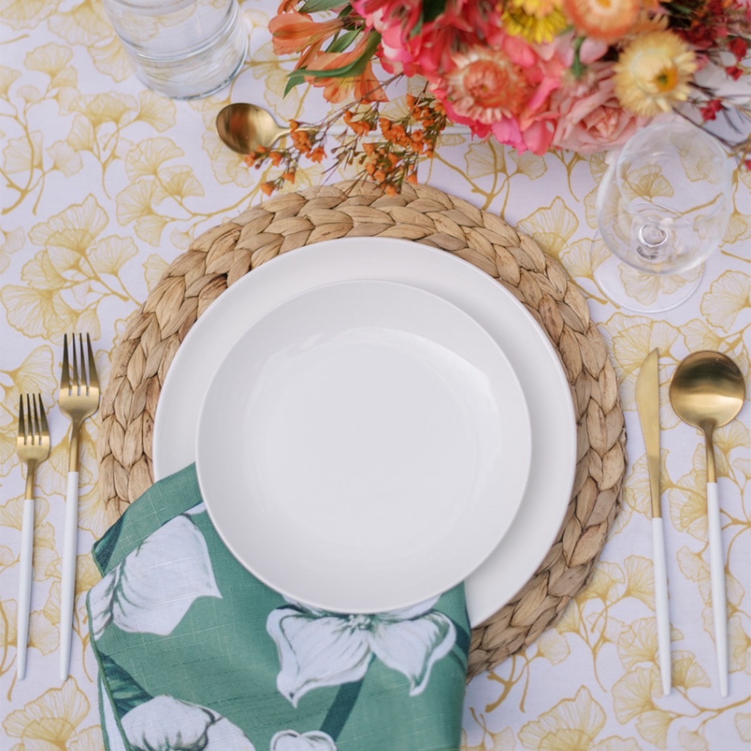 gold ginkgo table linen and green trellis flowers napkins