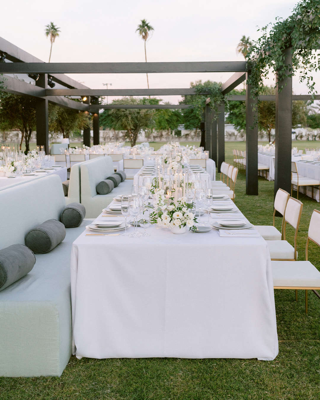 off-white-table-linen-for-weddings-events
