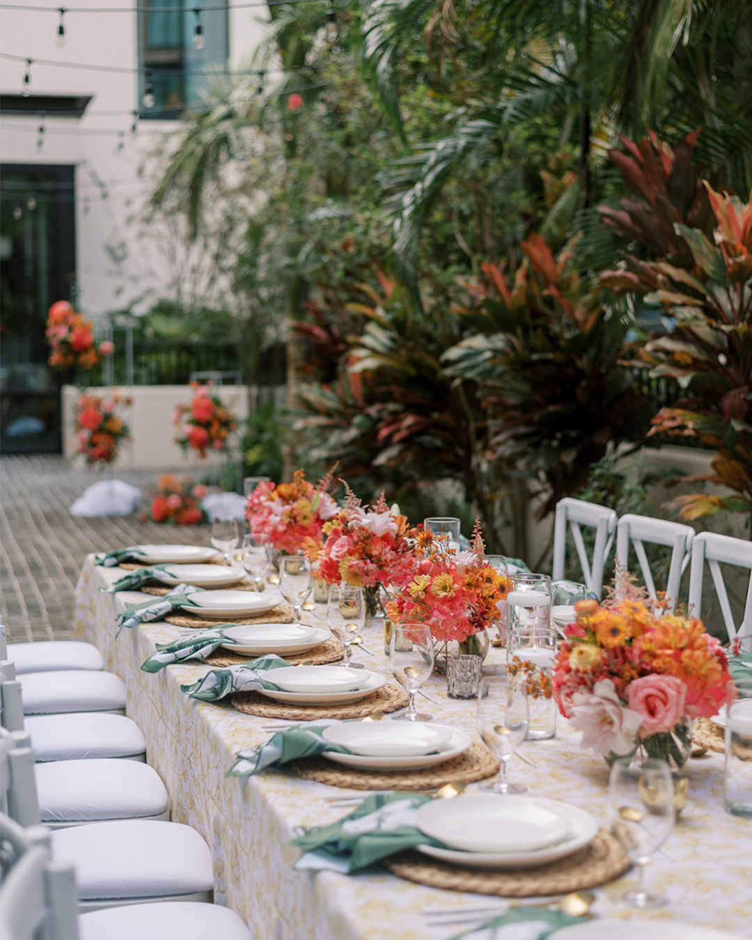 gold ginkgo table linen and green trellis flowers napkins